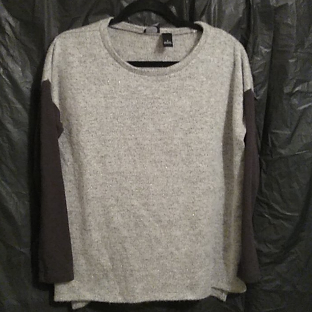 August Moon grey sweater with gold metallic threda